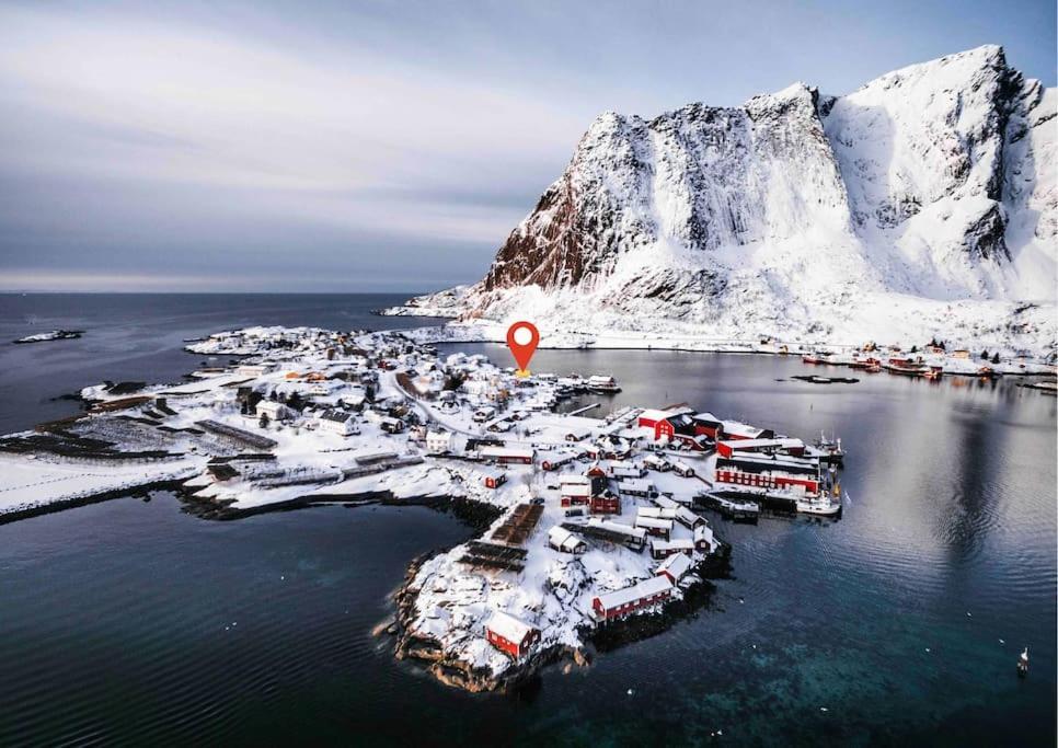 Reine Front View - Mountain & Seaview Villa Exterior foto
